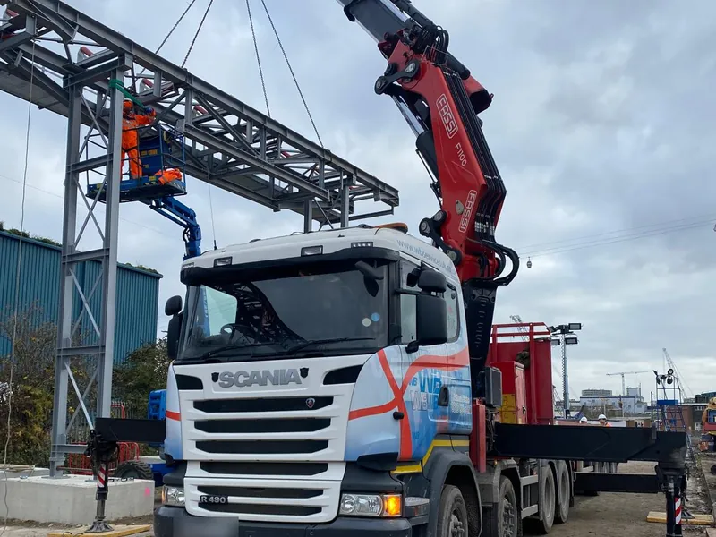 WB Services Hiab and crane hire: steel frame lift